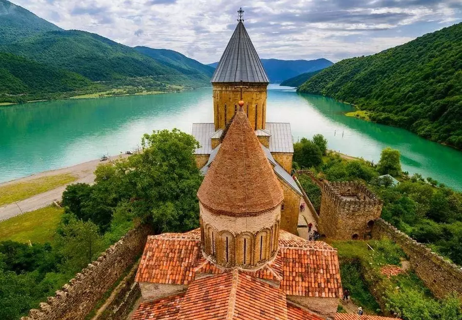logo گروه Georgia Tours